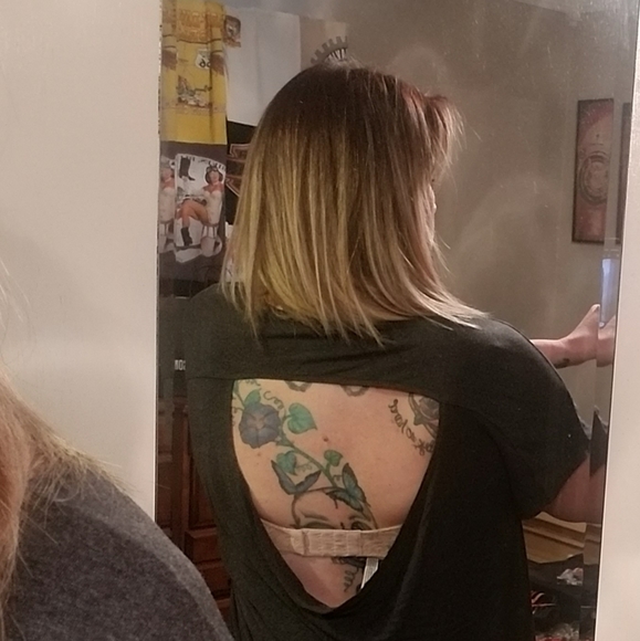 Women's top - Picture 2 of 6